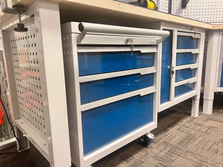 Стол-верстак Craft 1202.S24.3 купить в Северодвинске Стол-верстак Craft 1202.S24.3 купить в Северодвинске