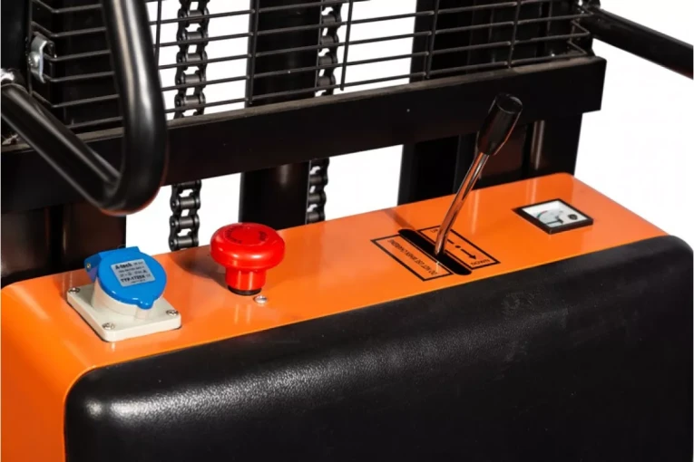 Штабелер электрический самоходный 1 т - 3 м Вилы: 1150 , Гелевая АКБ, CL1030J SIBLINE купить в Северодвинске Штабелер электрический самоходный 1 т - 3 м Вилы: 1150 , Гелевая АКБ, CL1030J SIBLINE купить в Северодвинске