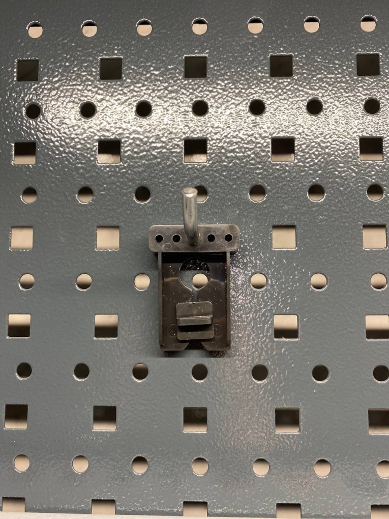 Крючок 38 мм купить в Северодвинске Крючок 38 мм купить в Северодвинске