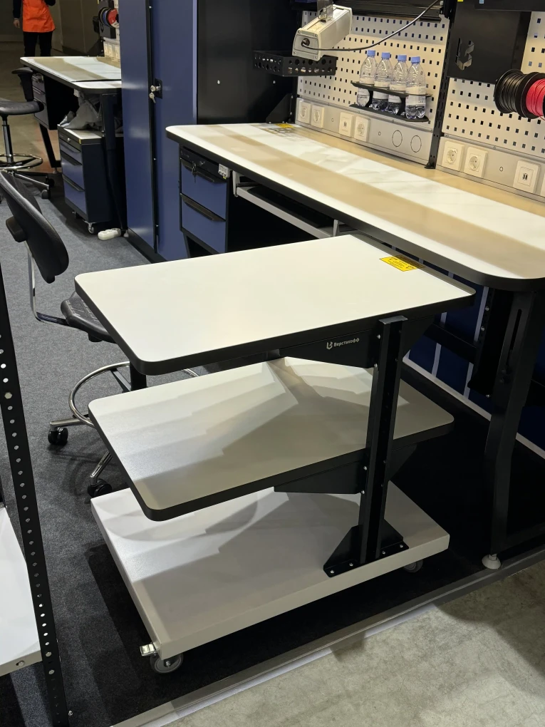 Подкатной антистатический стол SPC A купить в Северодвинске Подкатной антистатический стол SPC A купить в Северодвинске